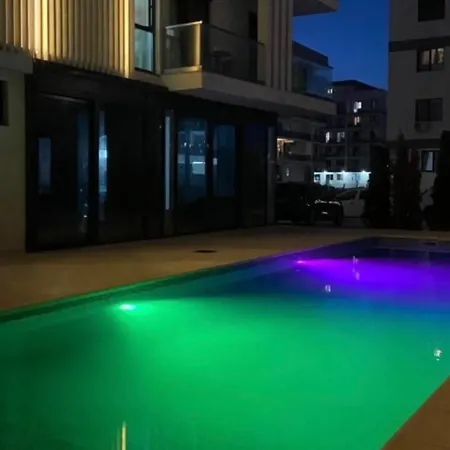 Queens Luxury Appartamento Năvodari