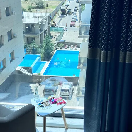 Queens Luxury